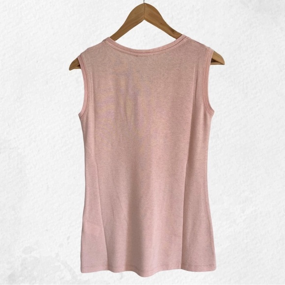 ⭐️NEW⭐️ Pretty Piggy Pink V-Neck Tank Top Size Small - Picture 2 of 2
